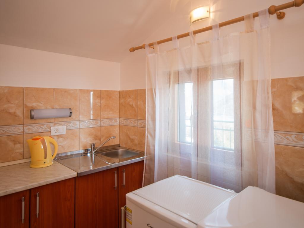 Holiday Home Sunny Hill كاميناري الغرفة الصورة